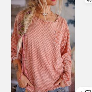 Magnolia Pearl Piecewise Viggo Pocket Tee Tabby